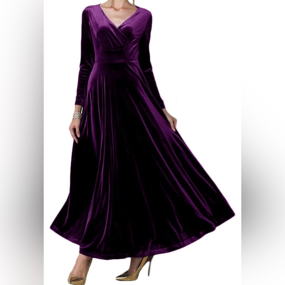 Urban CoCo Plum Velvet Long Sleeve Maxi Dress NWT Size Medium